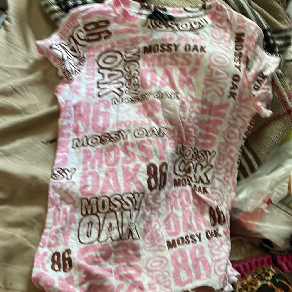 Mossy oak size medium no stains